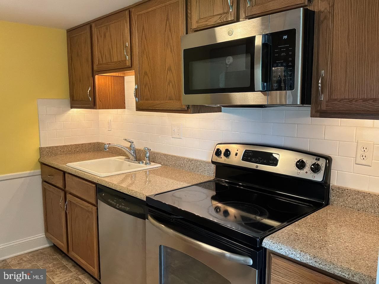15 Hermitage Drive photo 13