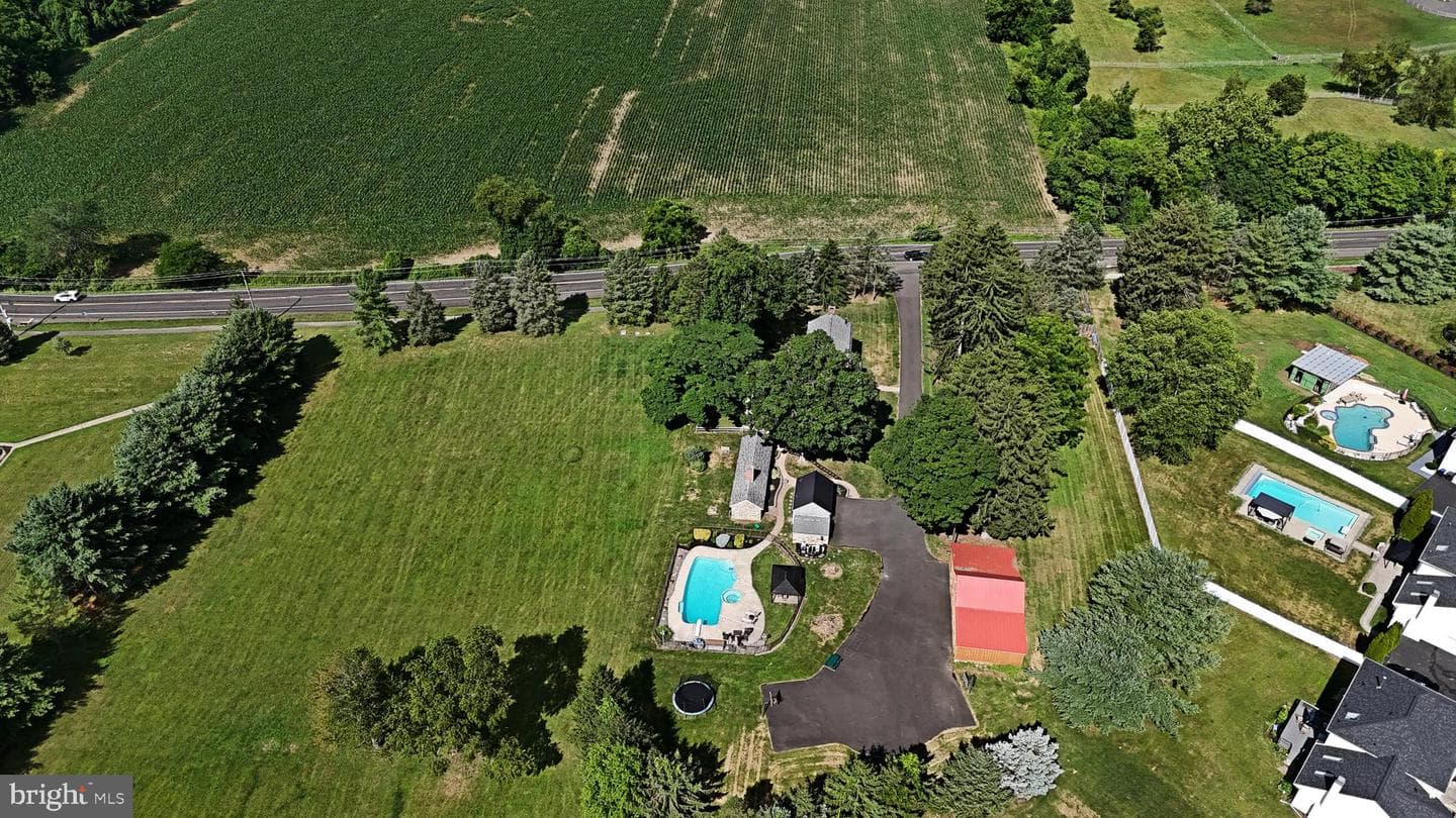 381 Holland Road photo 76