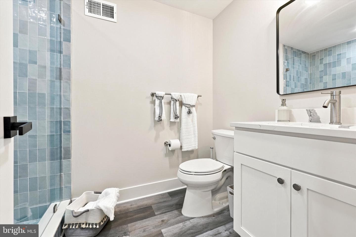 117 Thornton Lane photo 25