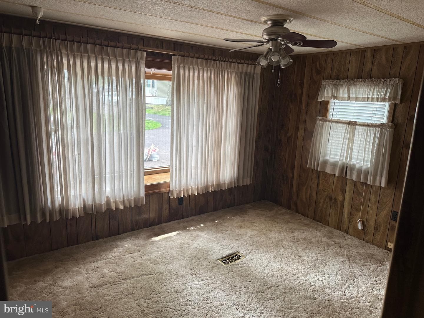 1027 Pine Circle photo 8