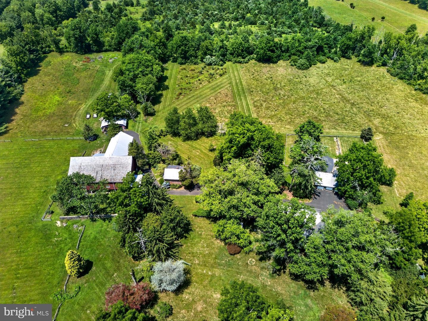 6693 Groveland Road photo 38