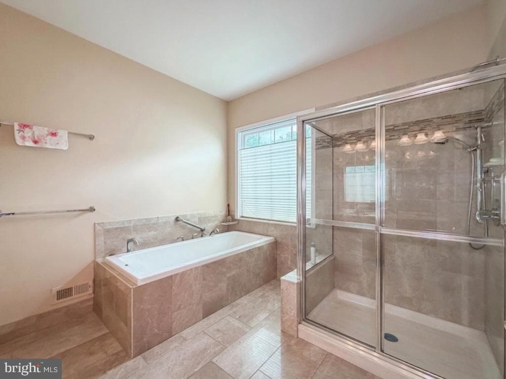 40 Betts Drive photo 28
