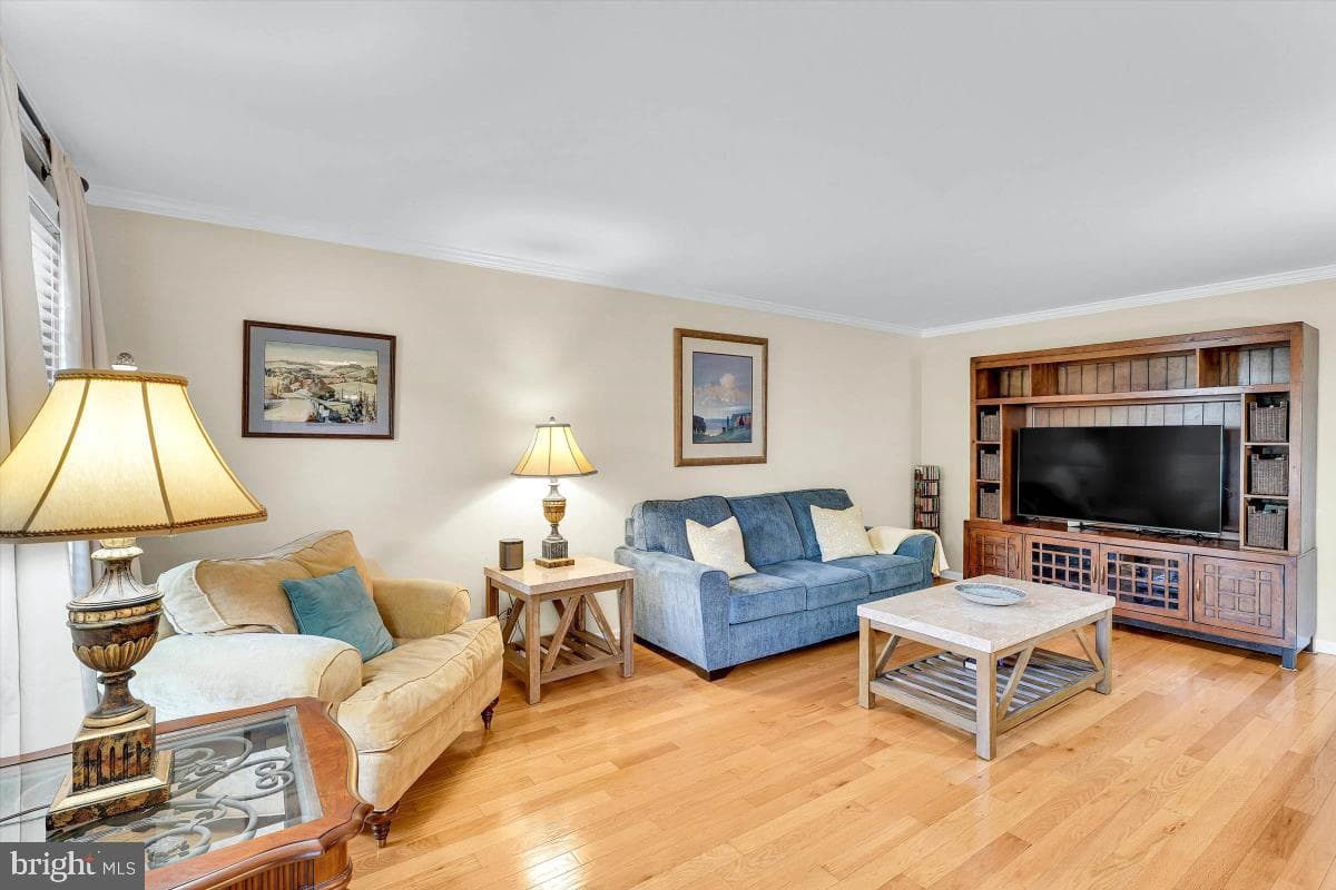 203 S Esther Lane photo 6