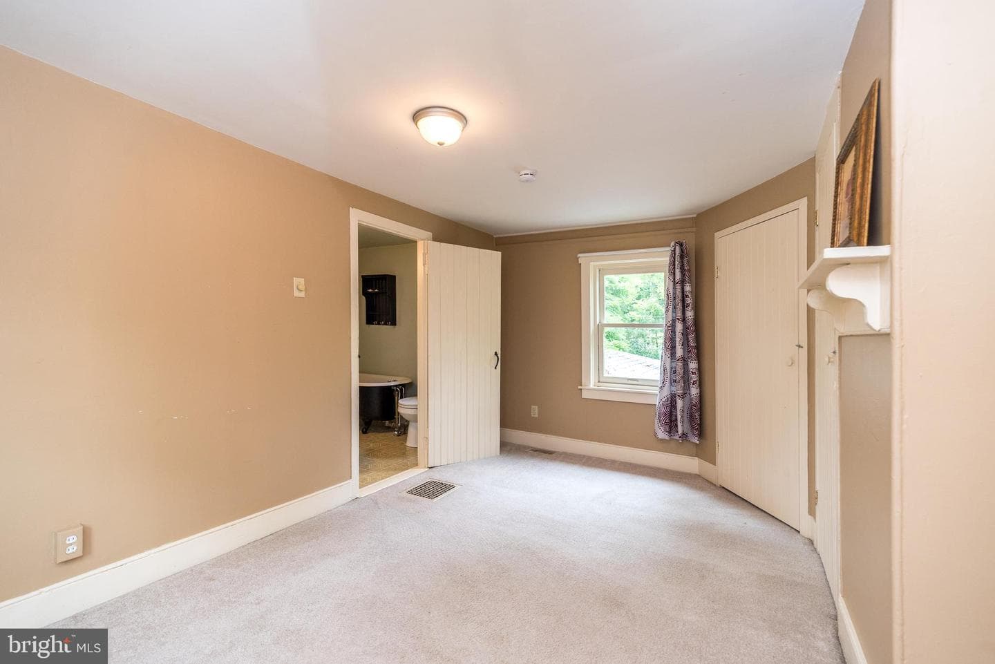 65 Mathews Avenue photo 33