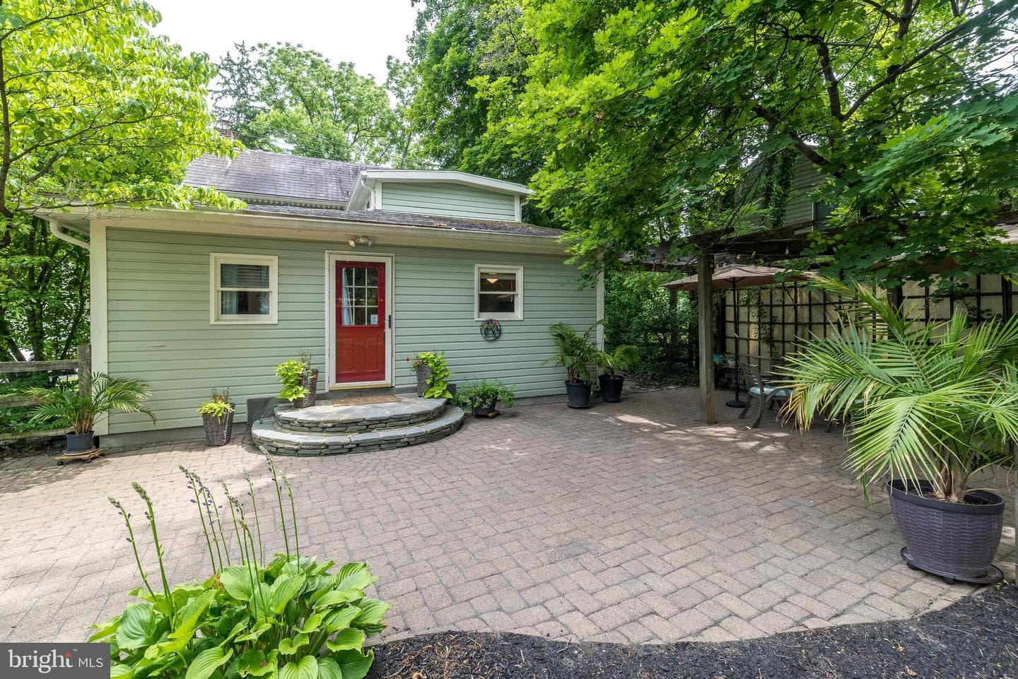 65 Mathews Avenue photo 48
