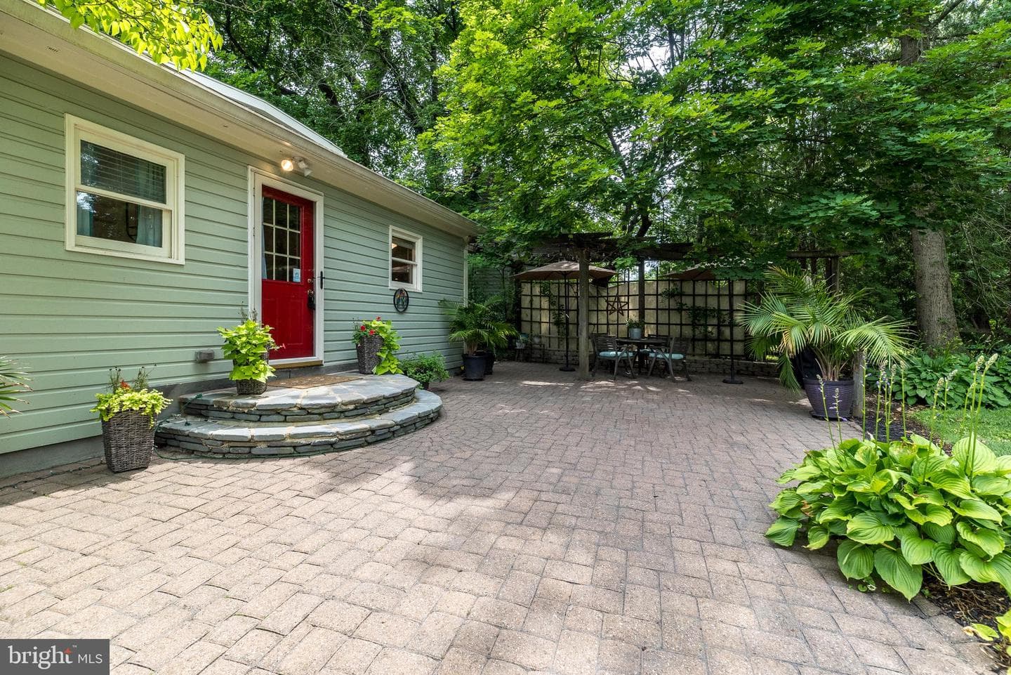 65 Mathews Avenue photo 49