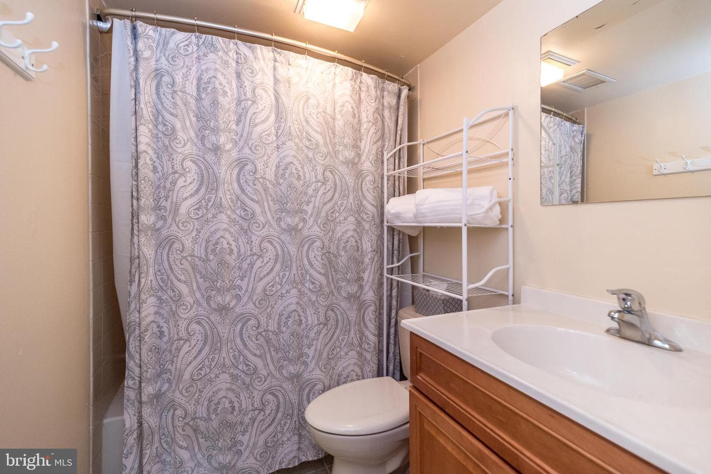 65 Mathews Avenue photo 69