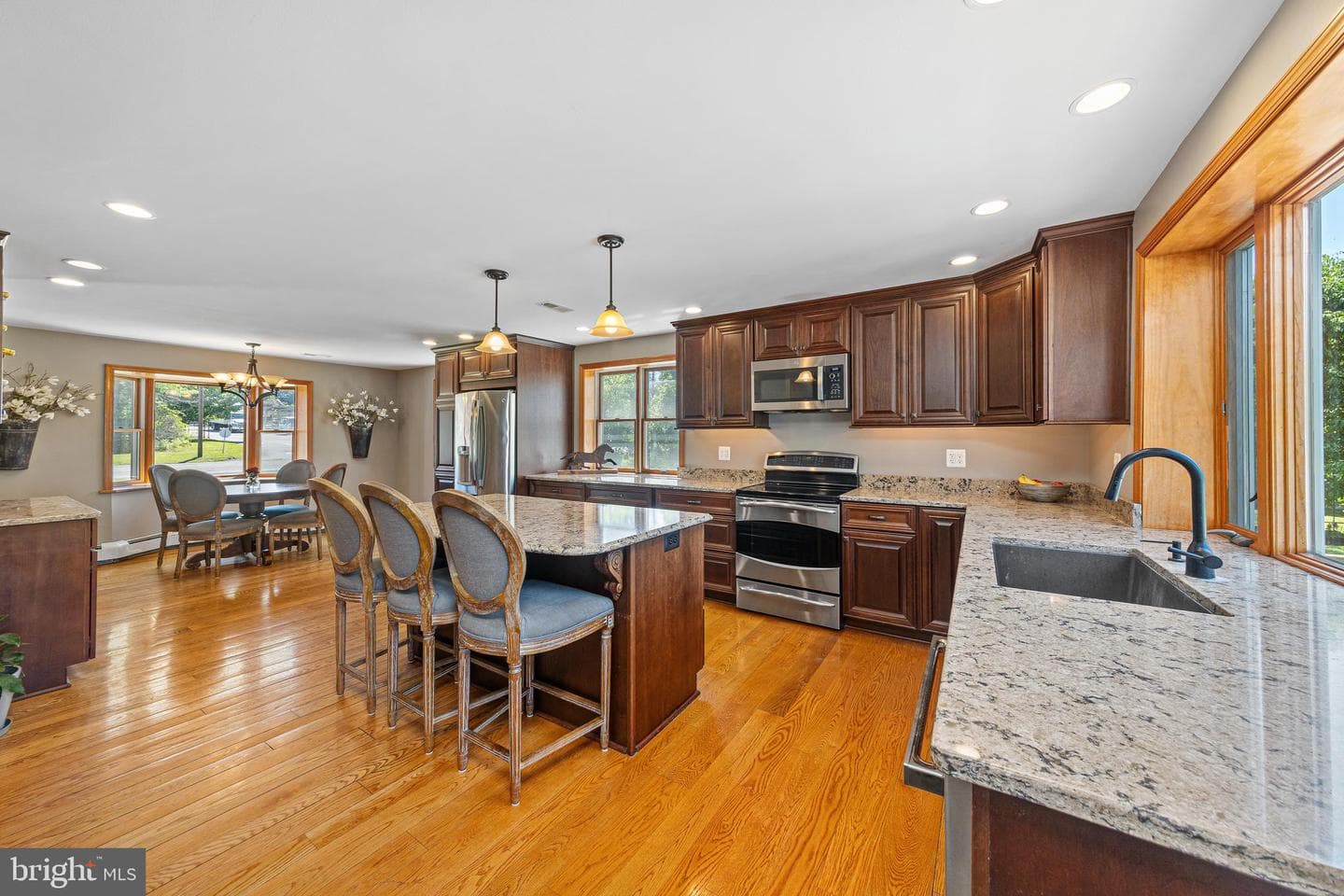 1074 N Easton Road photo 7