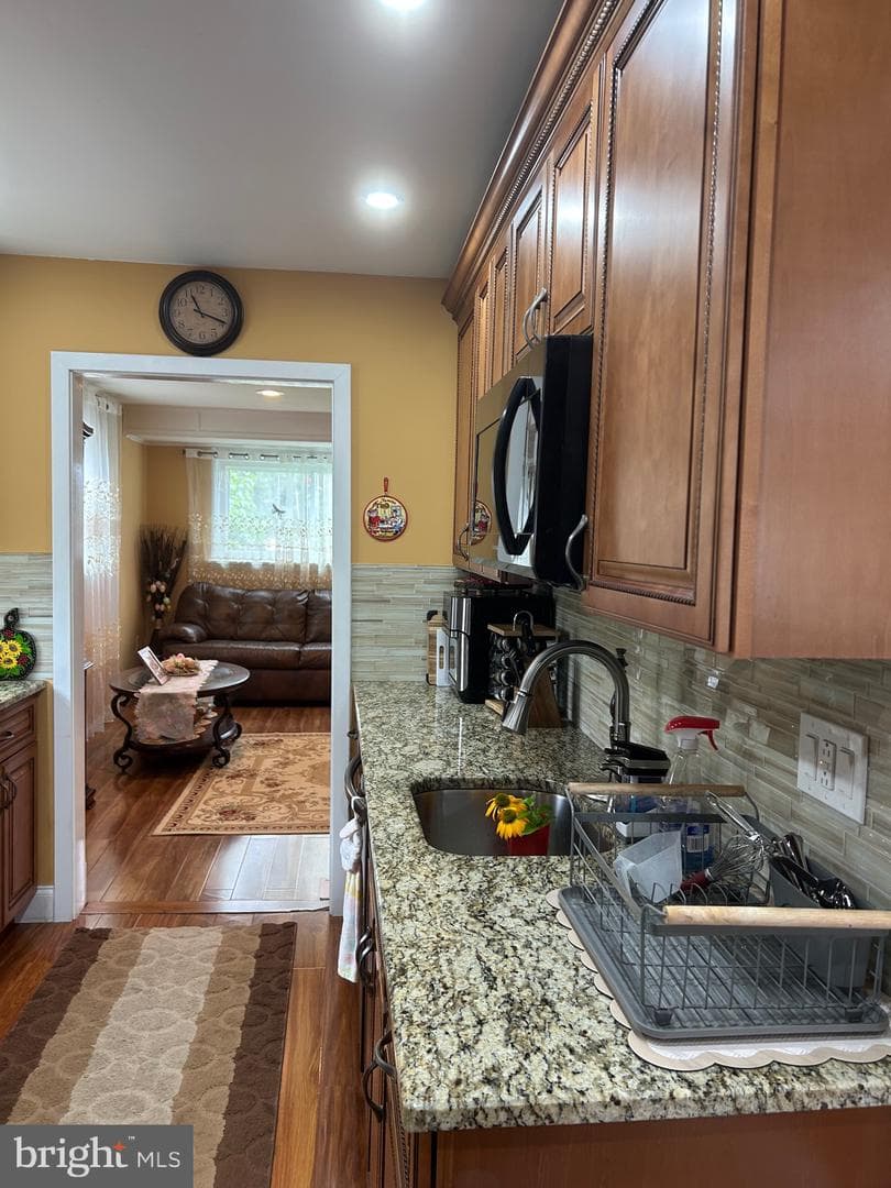 110 W Bristol Road photo 9