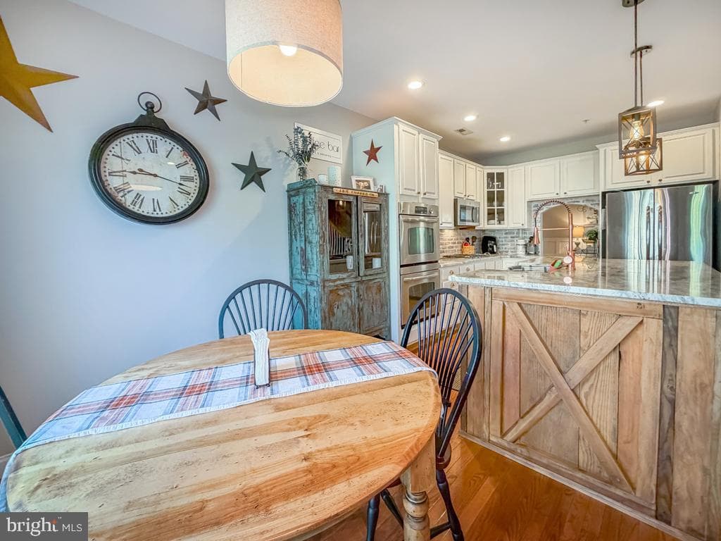 2410 Rosemont Terrace photo 11
