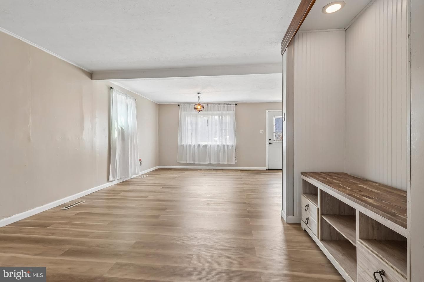 586 Doloro Drive photo 13