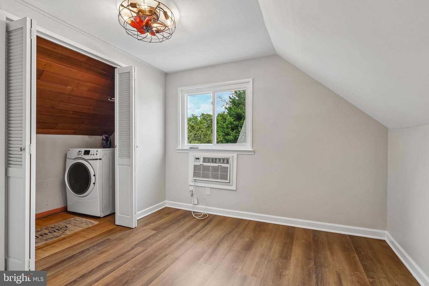 586 Doloro Drive photo 28
