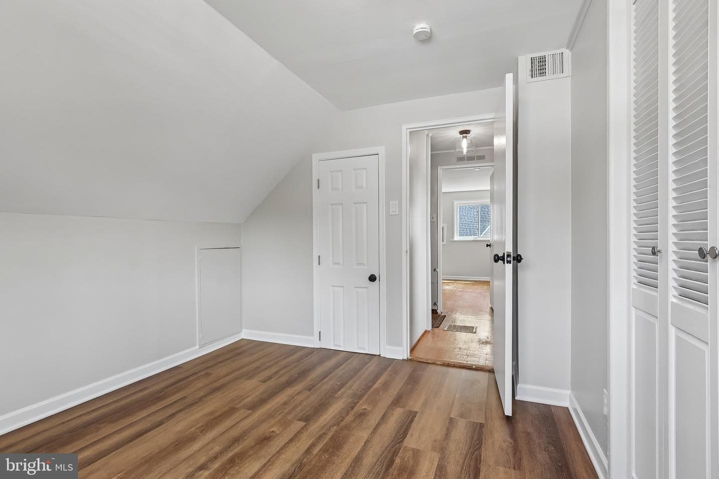 586 Doloro Drive photo 29