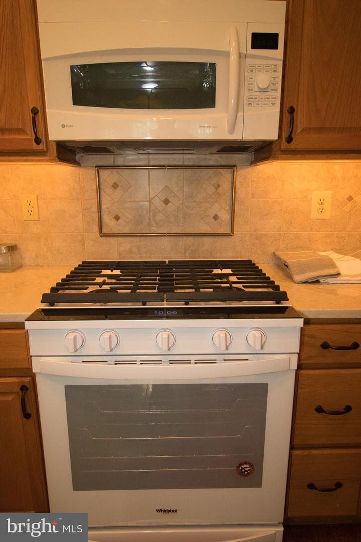 105 Devonshire Way photo 10