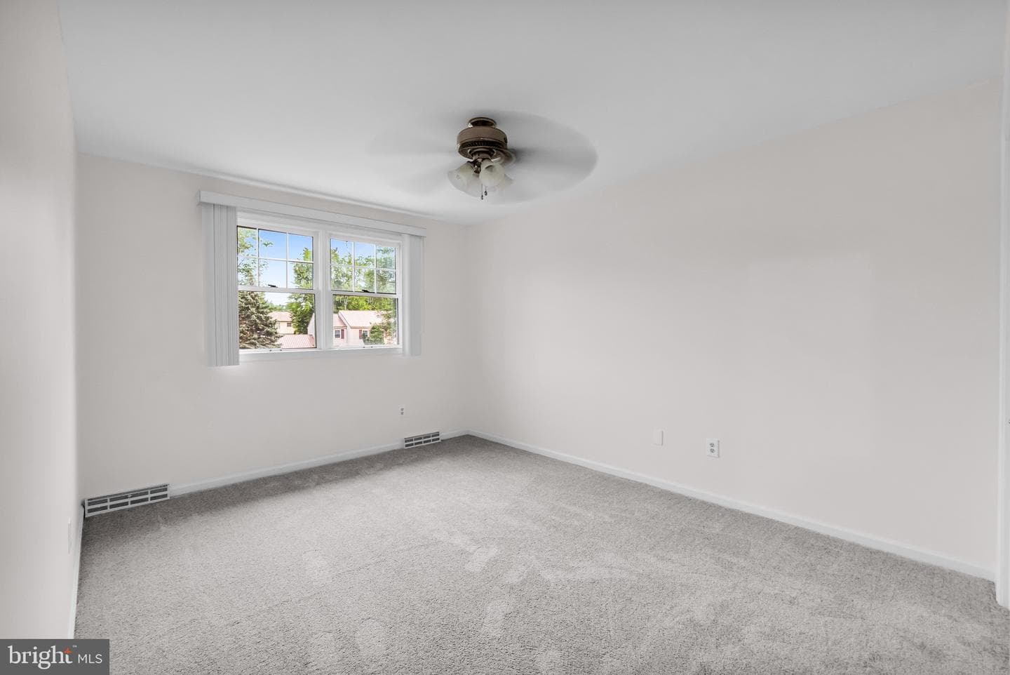 1838 Garden Court photo 29