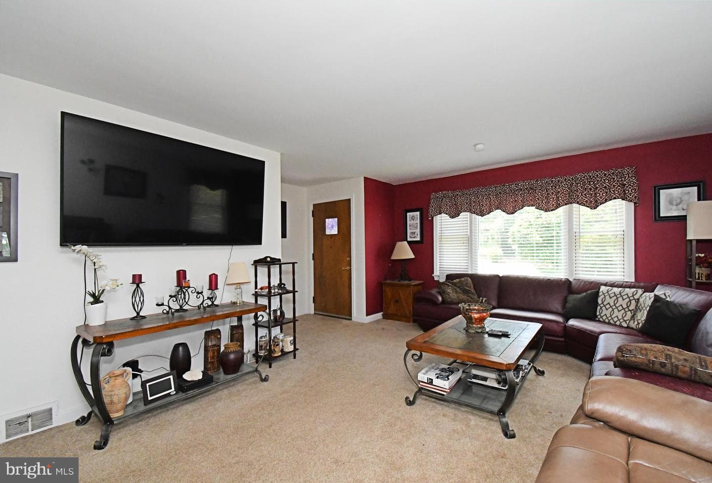 551 Walter Road photo 5
