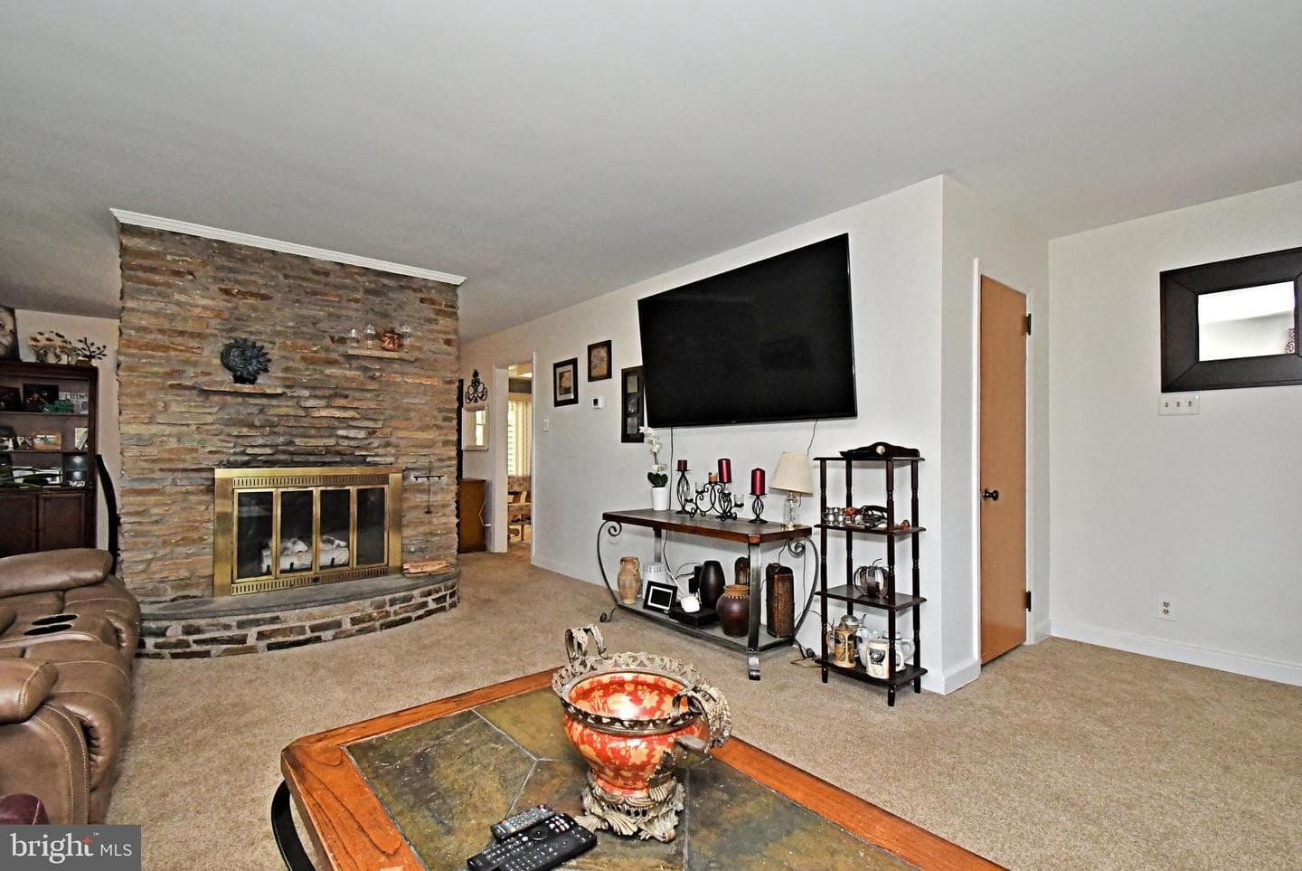 551 Walter Road photo 7