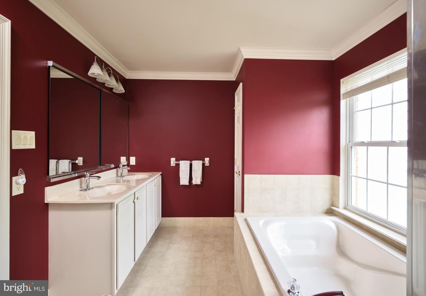 28 Woodbridge Drive photo 17