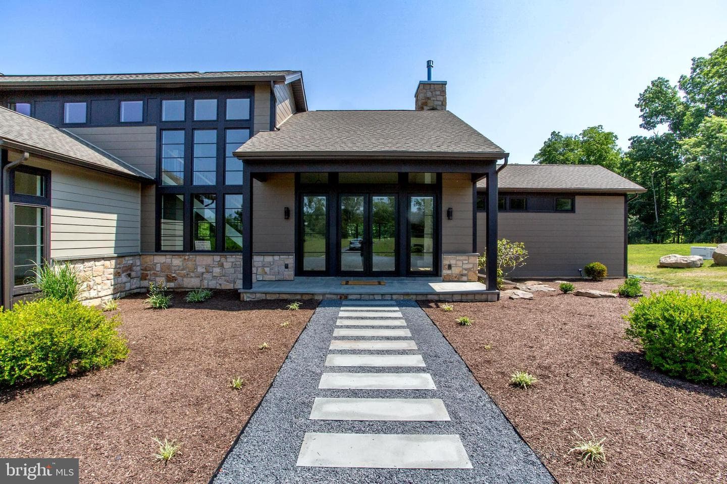 5823 Rodgers Road photo 3
