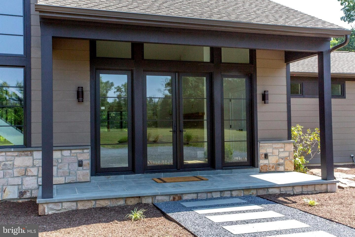 5823 Rodgers Road photo 4