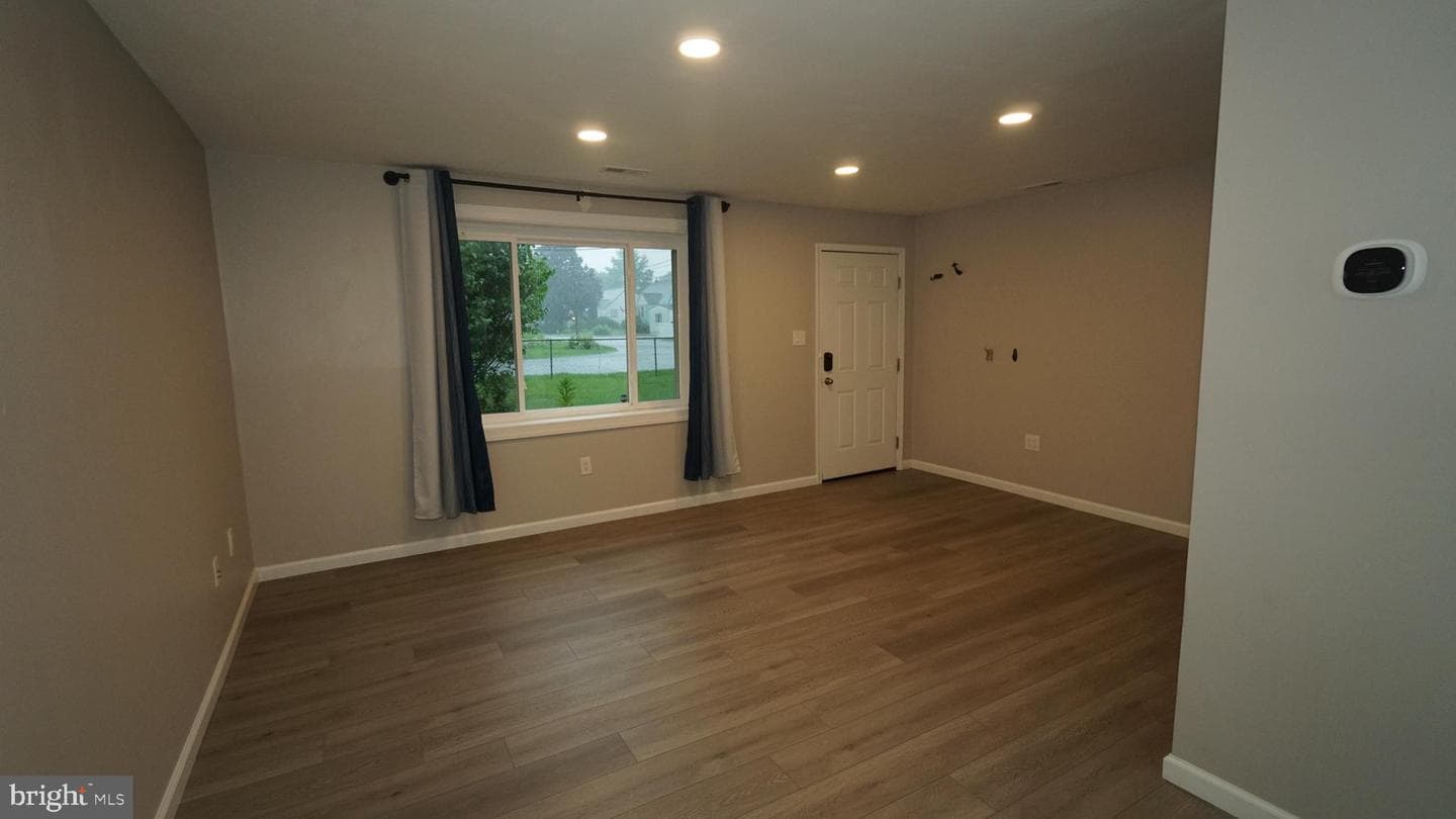 540 Western Avenue photo 10