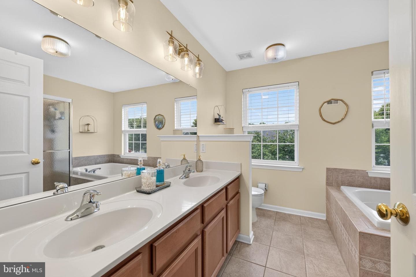 16 Amesbury Road photo 24