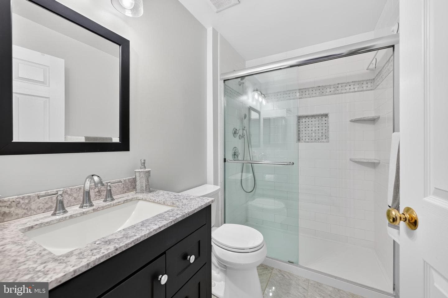 16 Amesbury Road photo 30