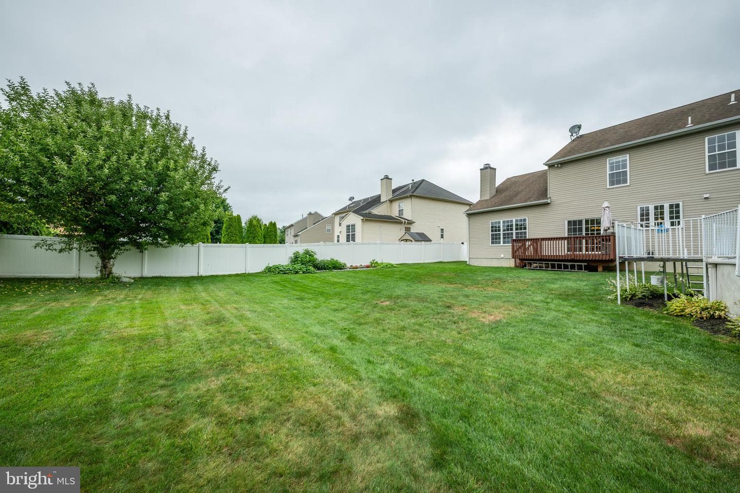 16 Amesbury Road photo 46