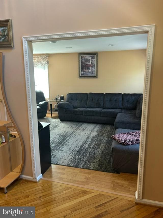 2067 E Wellington Road photo 6