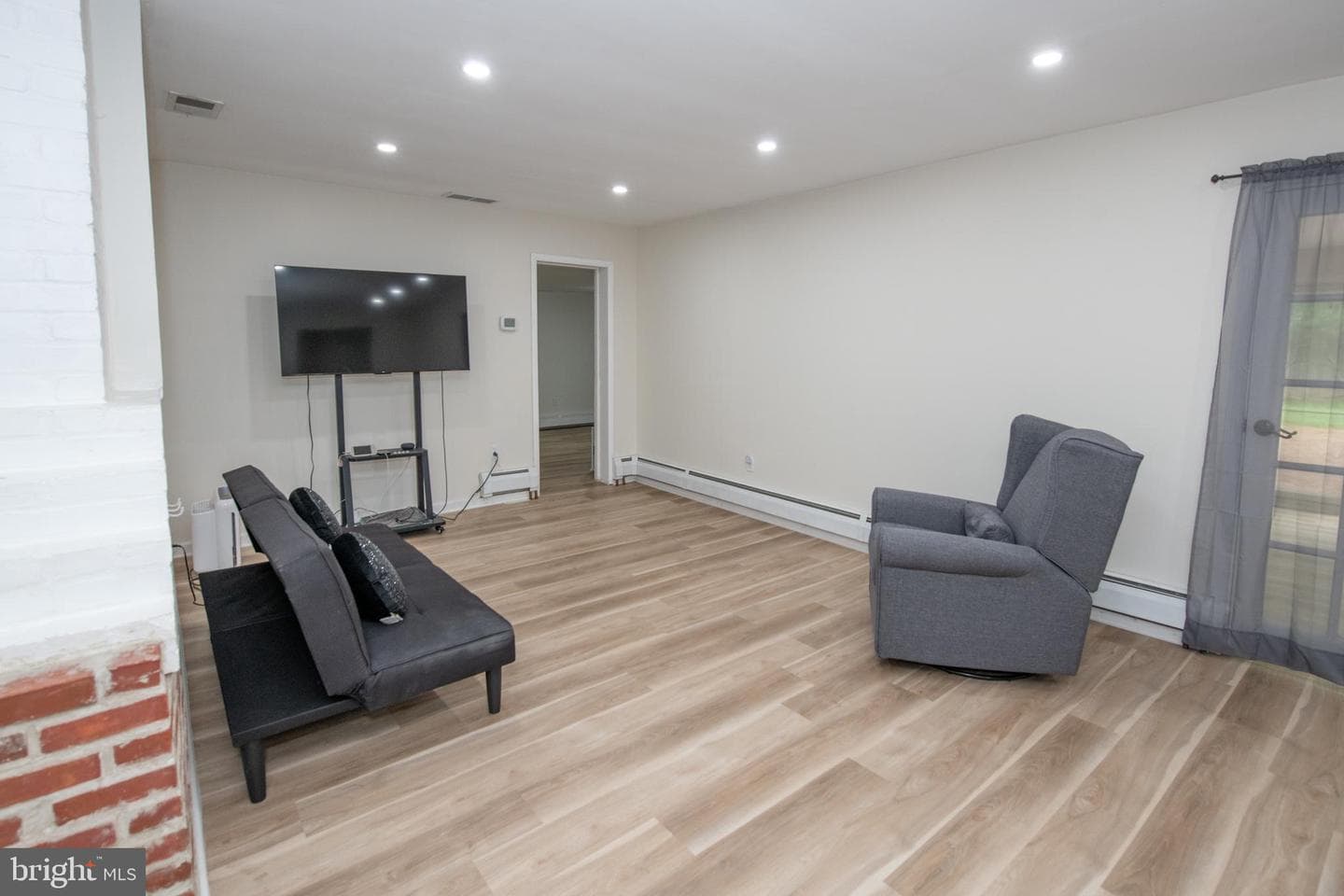 51 Serpentine Lane photo 9