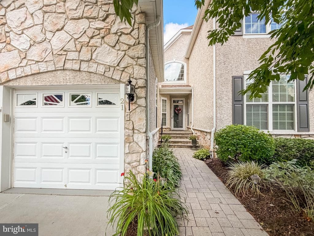 21 Van Artsdalen Drive, Washington Crossing