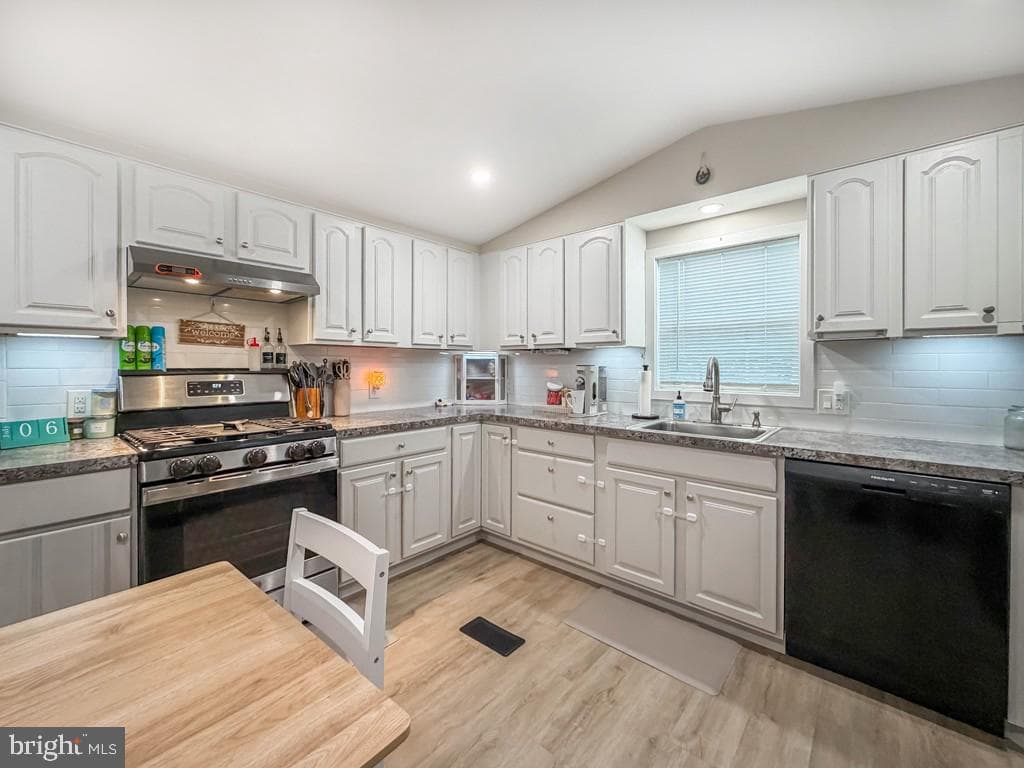 151 Harding Drive photo 4