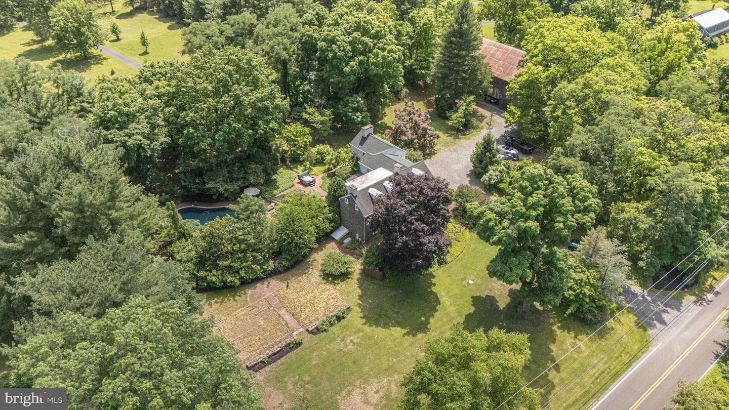 222 Aqueduct Road photo 102