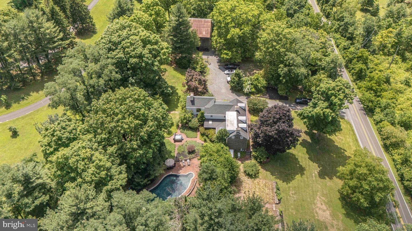222 Aqueduct Road photo 103