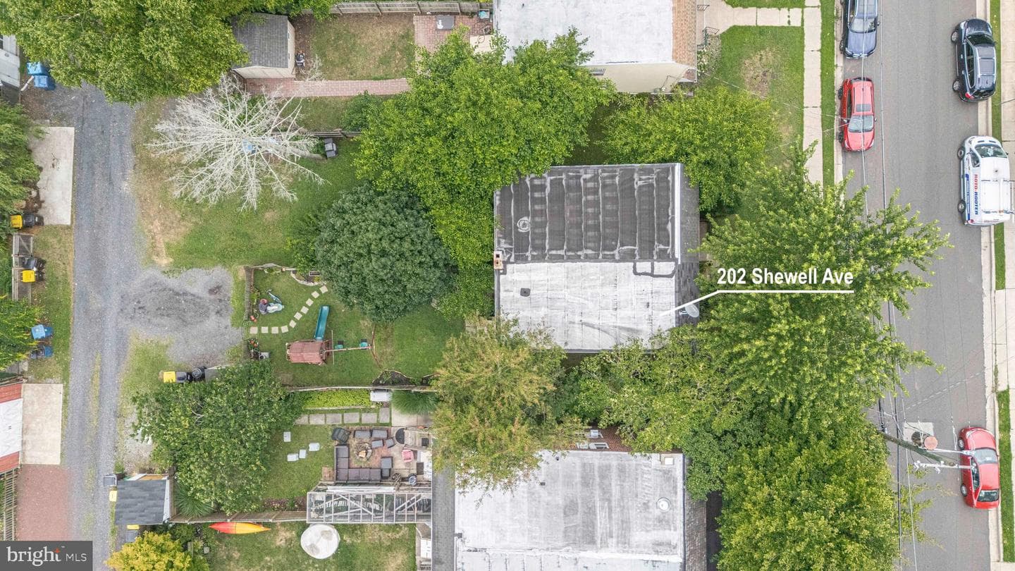 202 Shewell Avenue photo 31