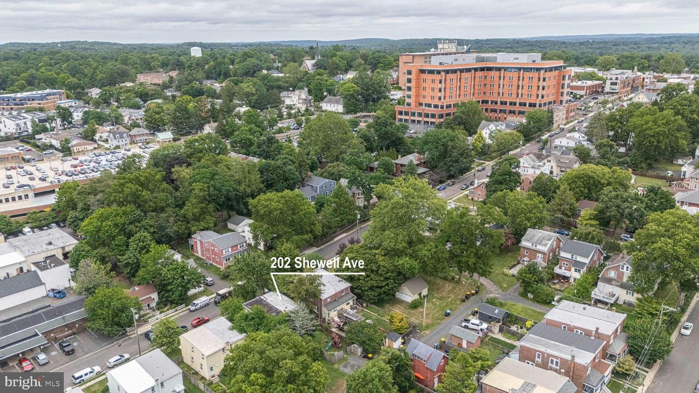 202 Shewell Avenue photo 33