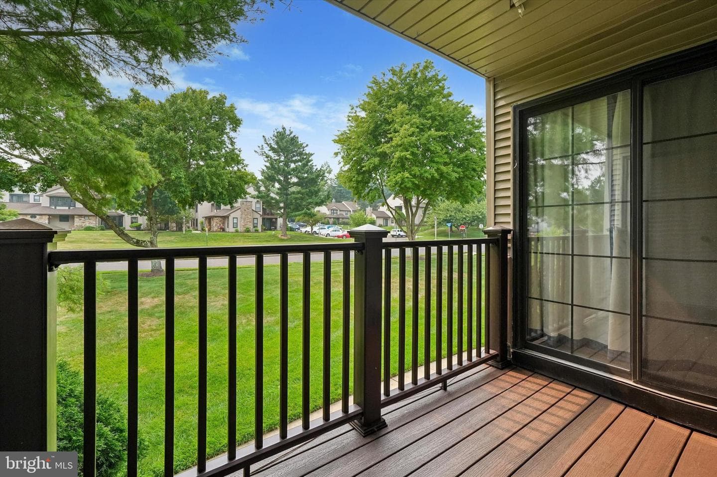 462 Redbud Court photo 15