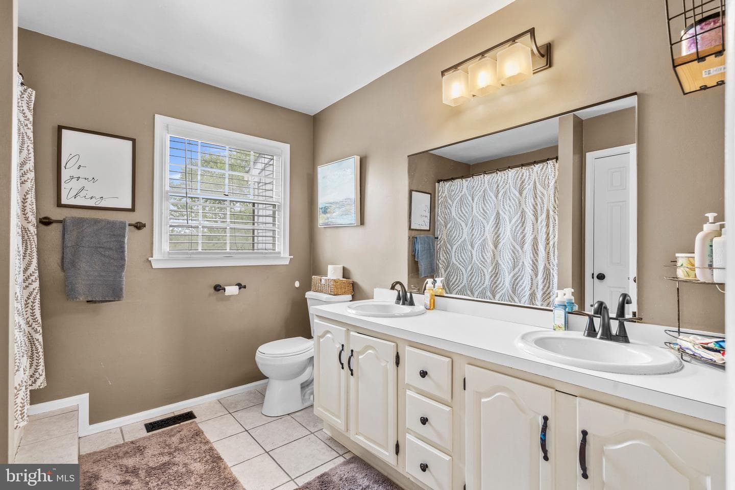 112 Carmen Lane photo 23