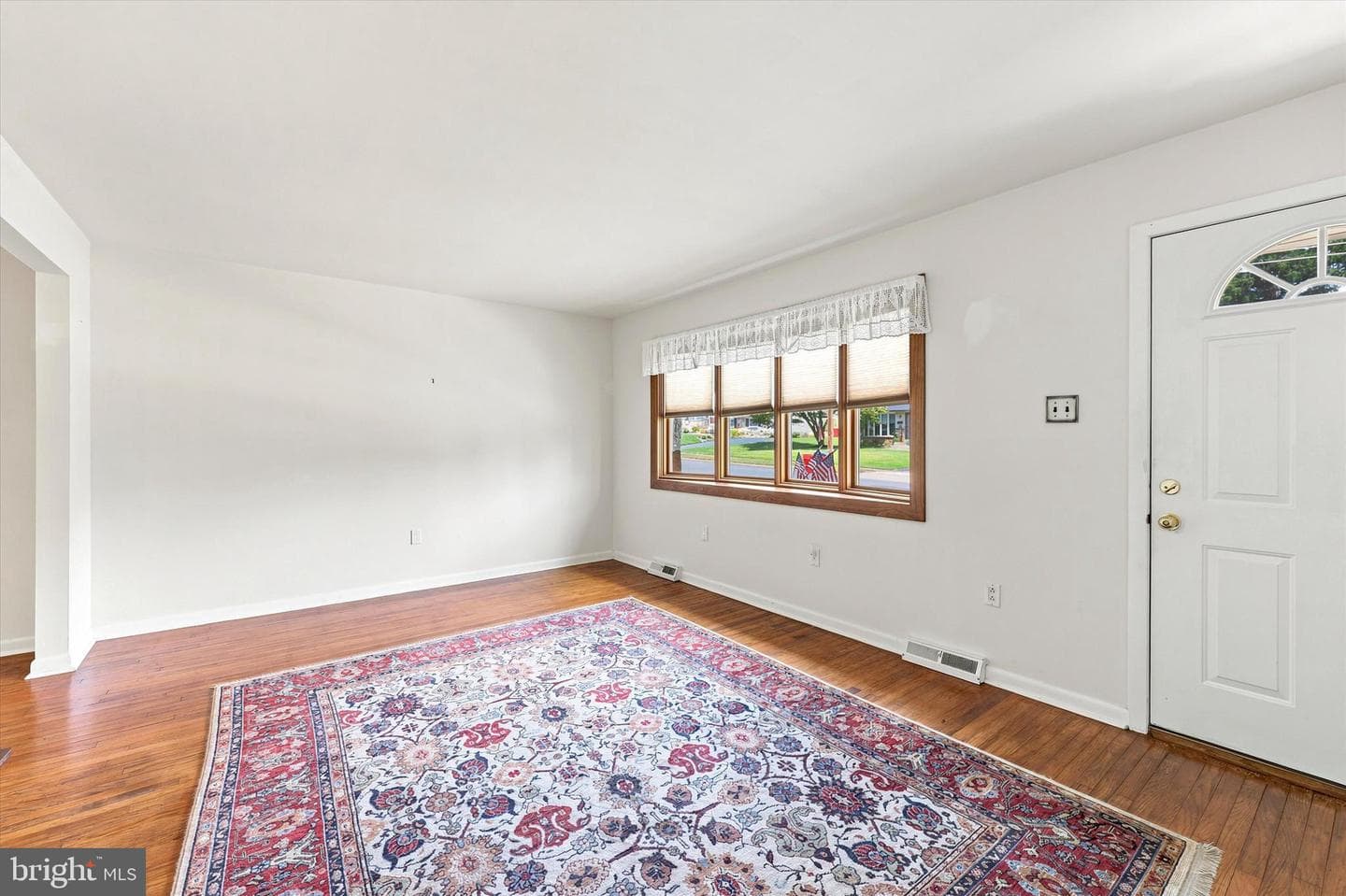 726 Violet Road photo 3