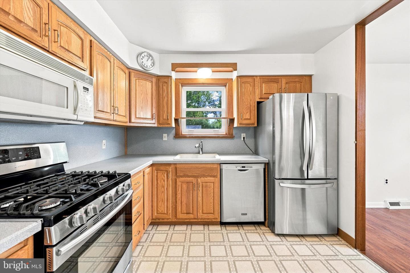 726 Violet Road photo 5