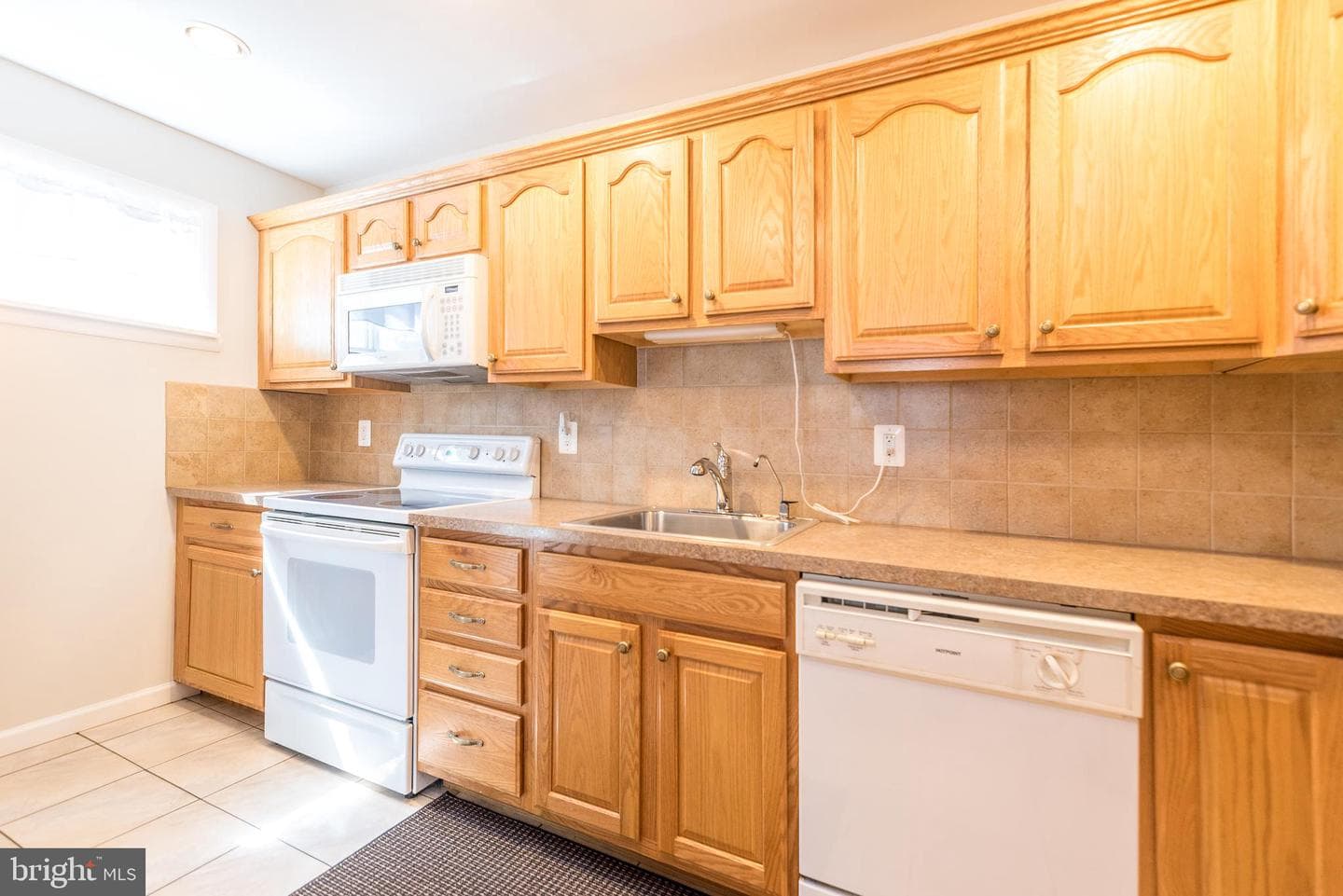 480 Nemoral Street photo 18