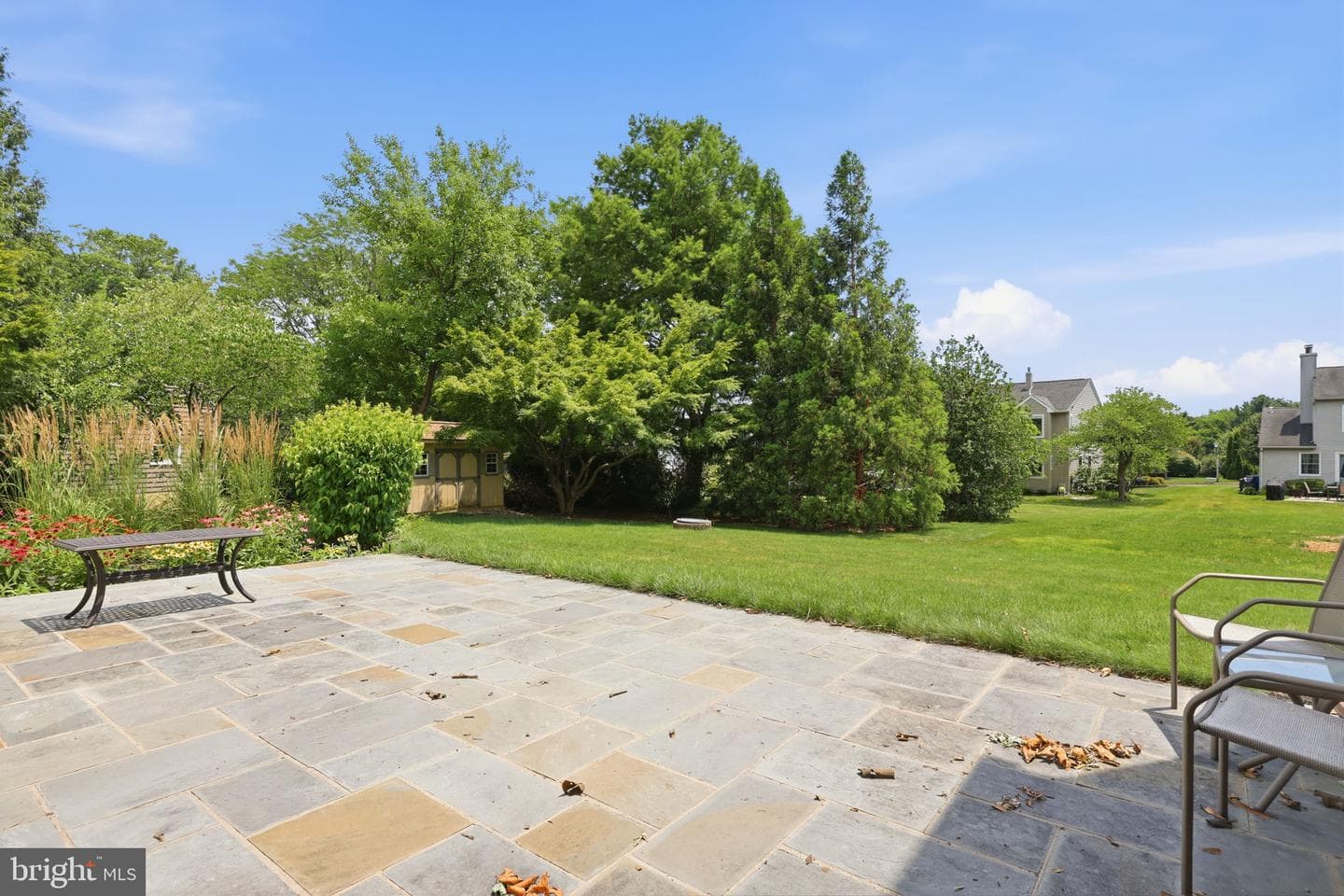 572 Sterling Street photo 39