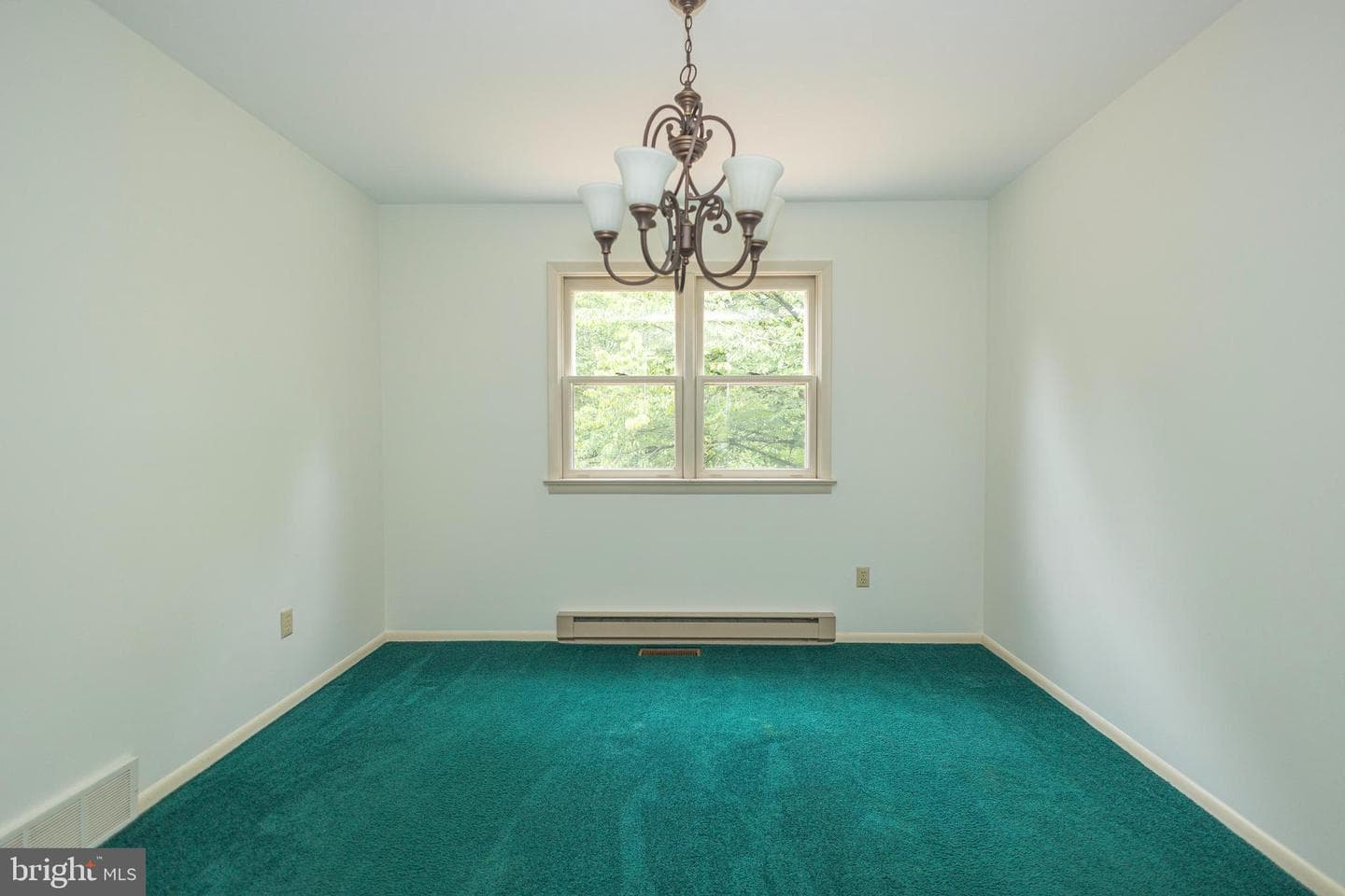 327 Thistle Lane photo 12