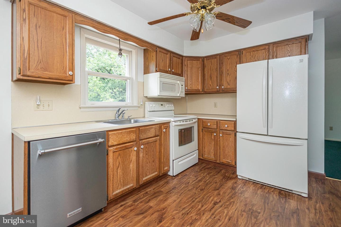 327 Thistle Lane photo 17