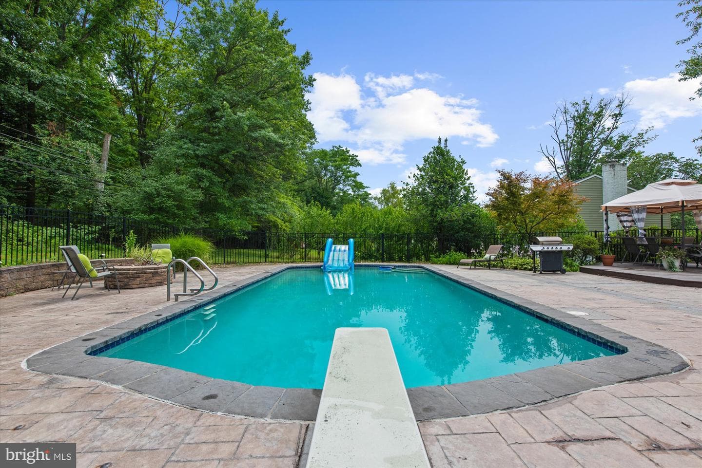 118 Cornwall Drive photo 5