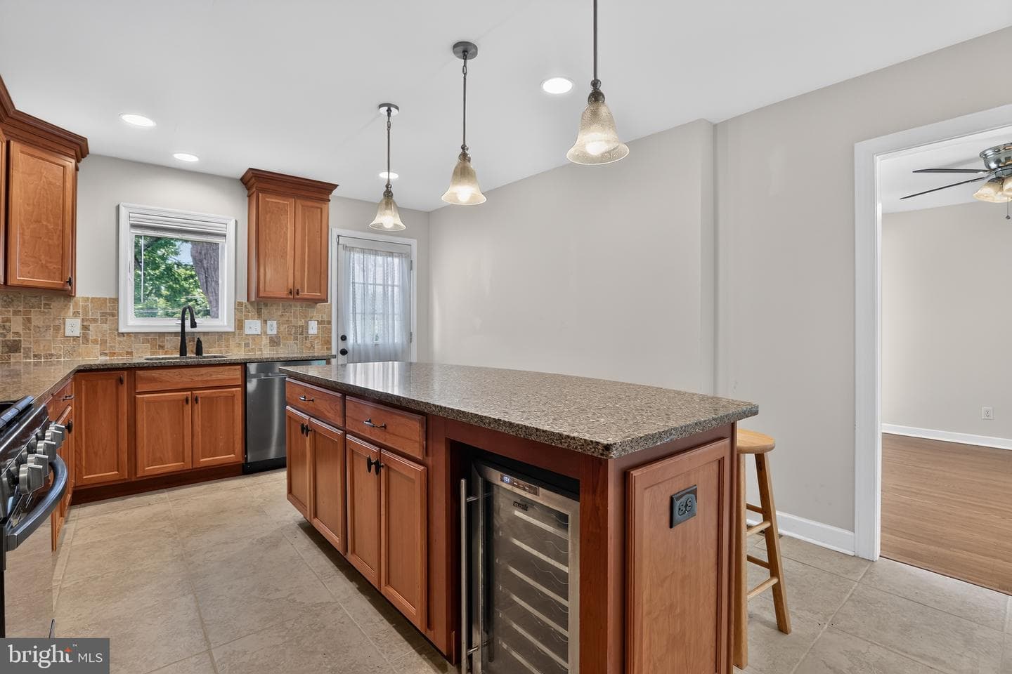 130 Acorn Drive photo 9