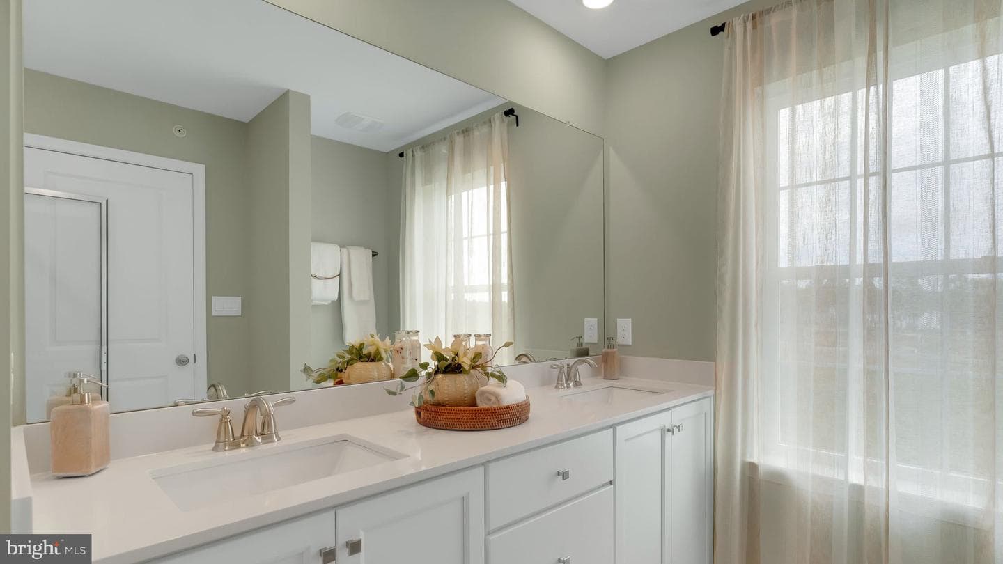 311 Lantern Court photo 22