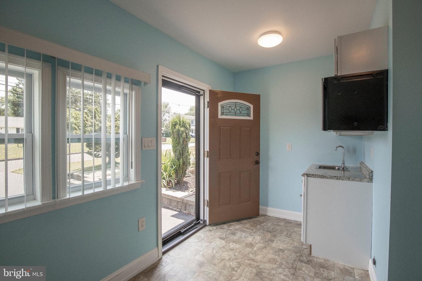 772 Clifford Street photo 40