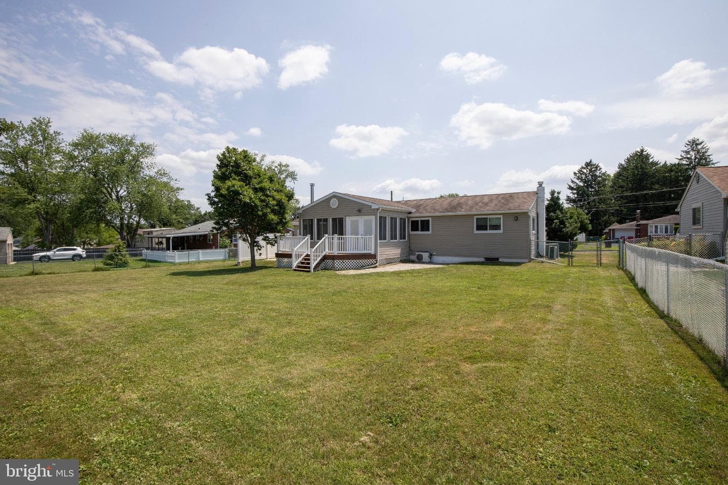 772 Clifford Street photo 62