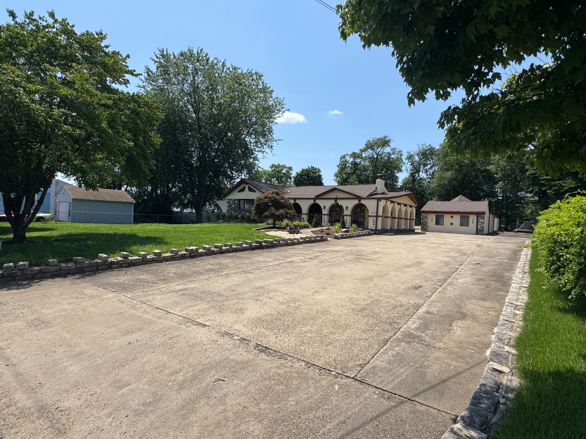 454 Dunksferry Road photo 10